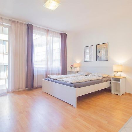 Apartmán Corvin Modern Studio With Ac, Parking Budapešť Exteriér fotografie
