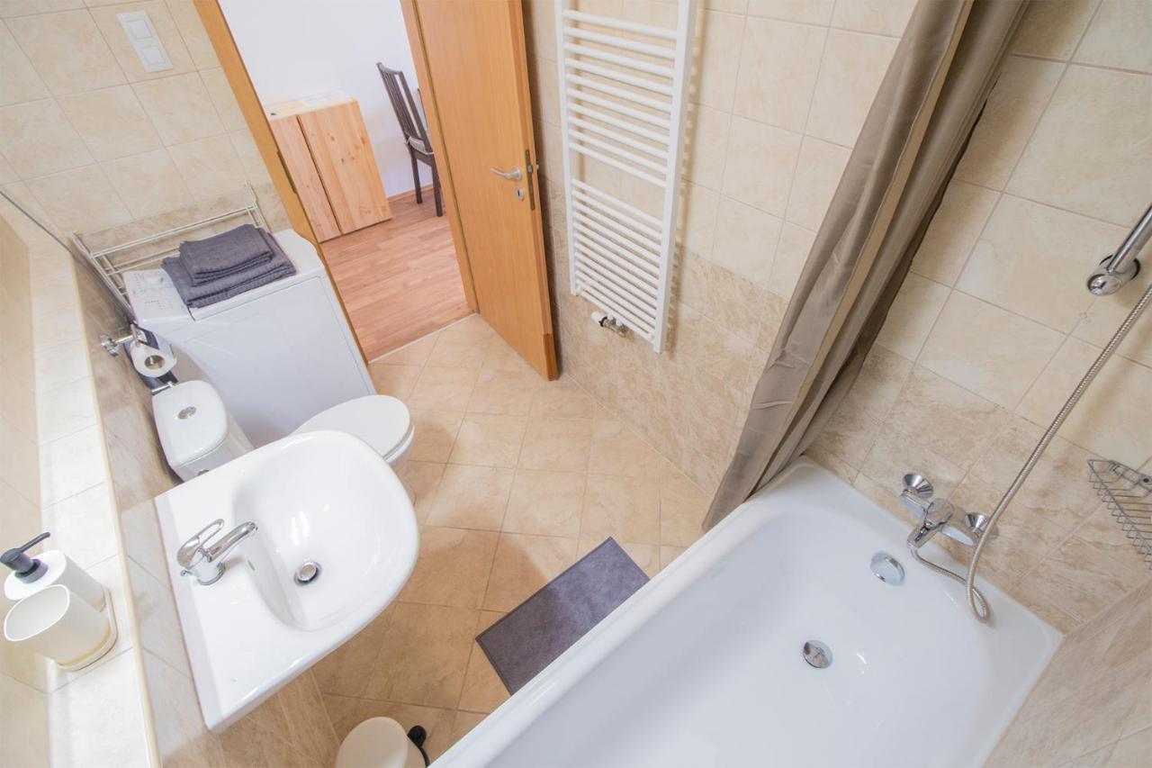 Apartmán Corvin Modern Studio With Ac, Parking Budapešť Exteriér fotografie