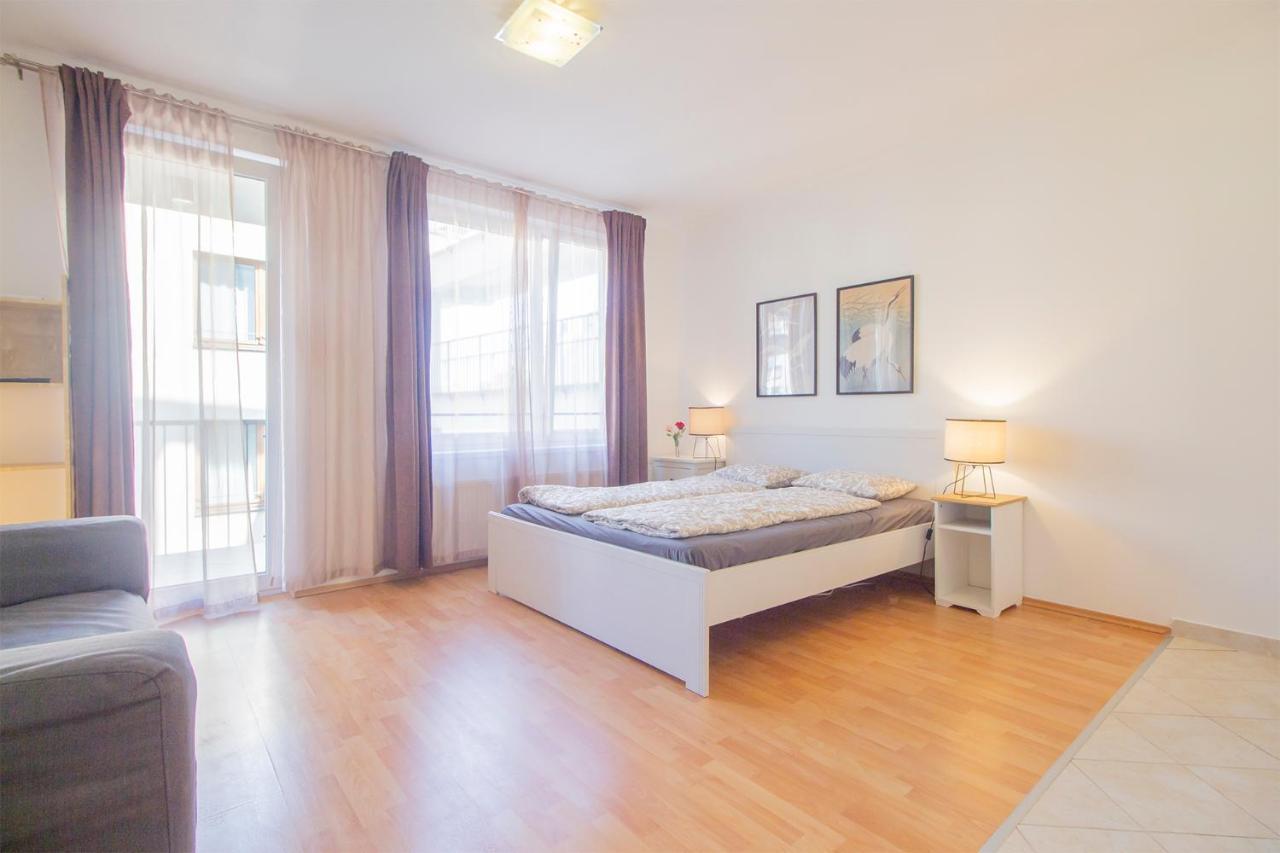 Apartmán Corvin Modern Studio With Ac, Parking Budapešť Exteriér fotografie