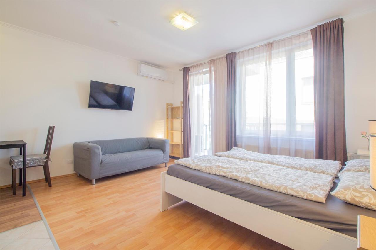 Apartmán Corvin Modern Studio With Ac, Parking Budapešť Exteriér fotografie