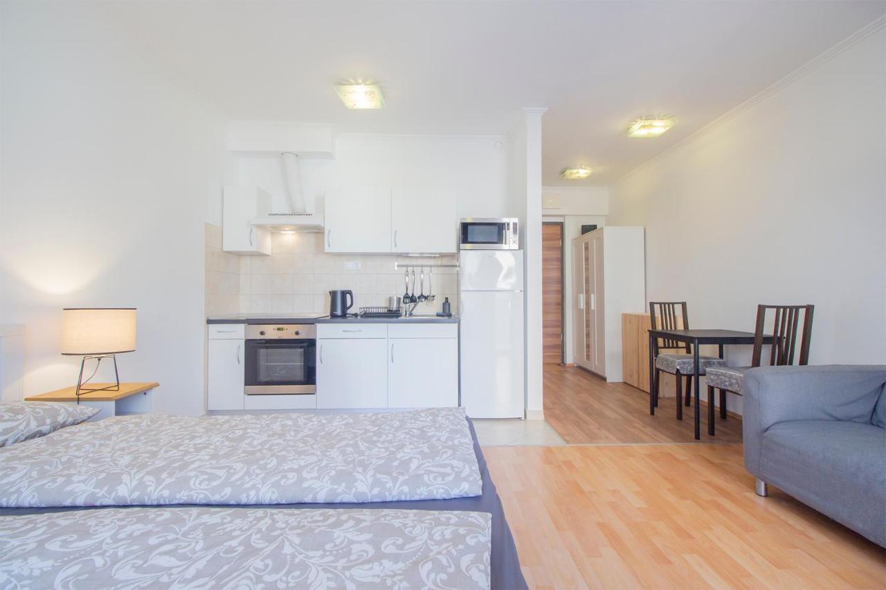 Apartmán Corvin Modern Studio With Ac, Parking Budapešť Exteriér fotografie